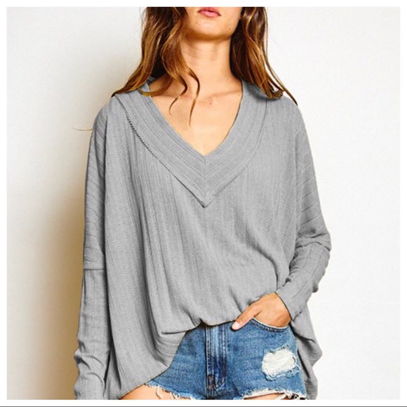 ✨LAST ONE✨Oversized fabulous chic V neck knit tunic top - Picture 4 of 5